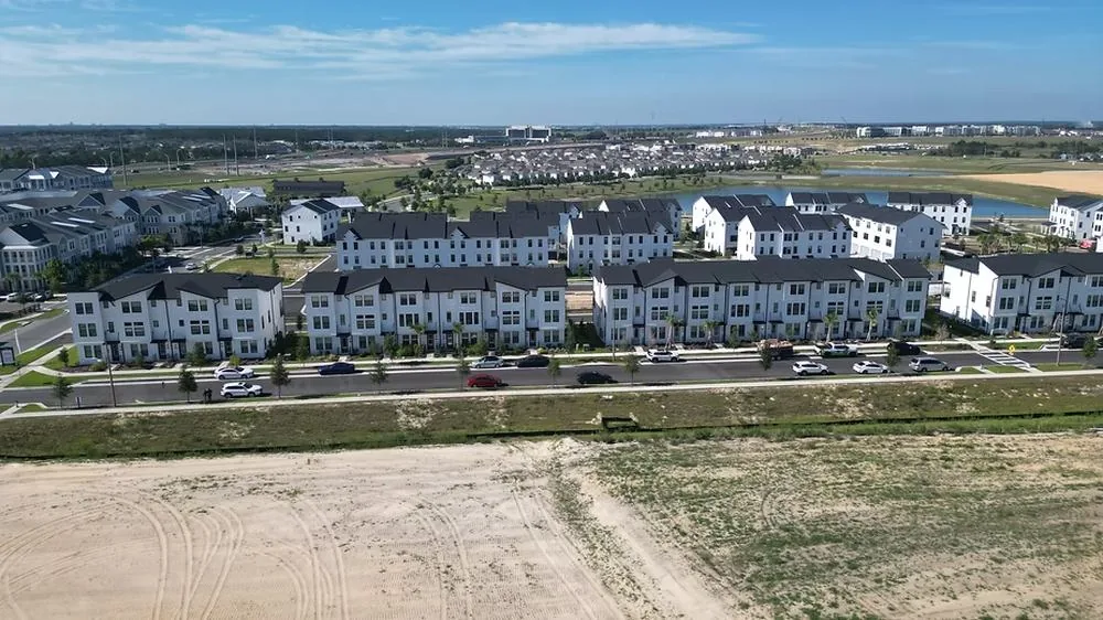 Aerial view of a new residential community in Florida